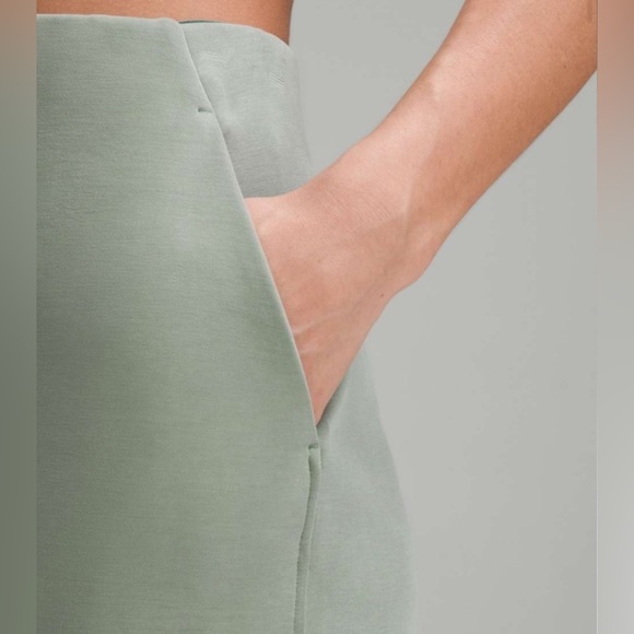 Like New Lululemon Softstreme High Rise Midi Skirt sz 4 sage - Picture 4 of 6